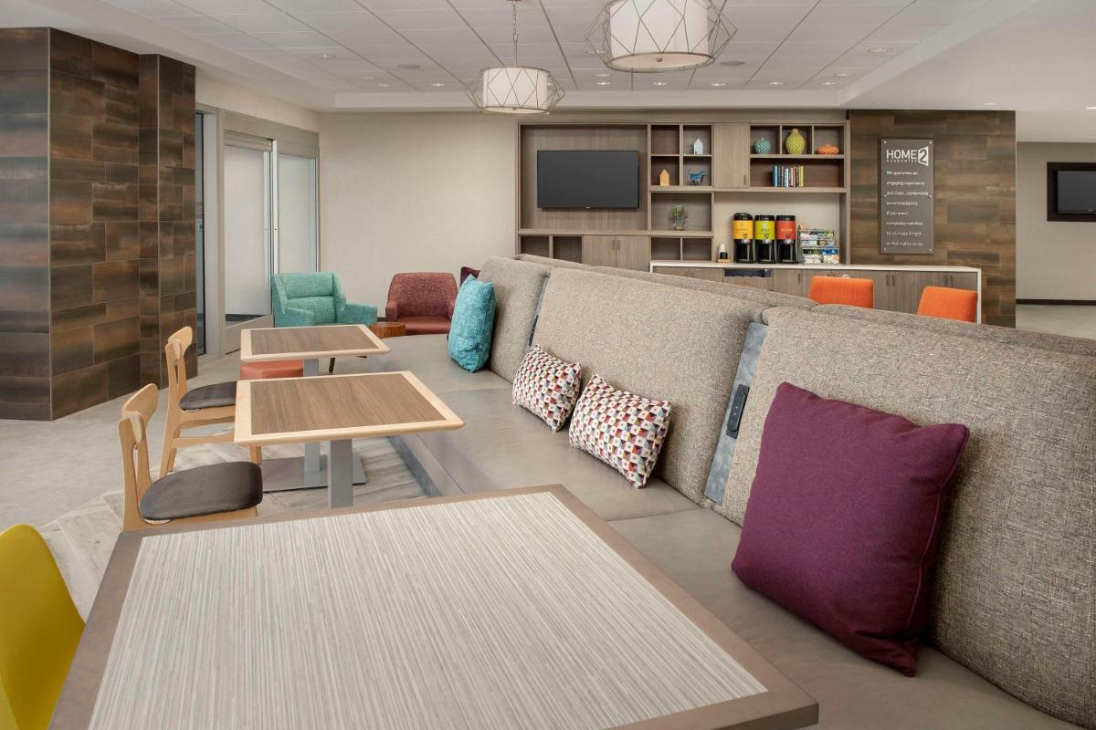 Home2 Suites by Hilton Fort Myers Airport - image 2