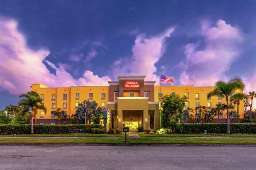 Hampton Inn & Suites - Fort Pierce
