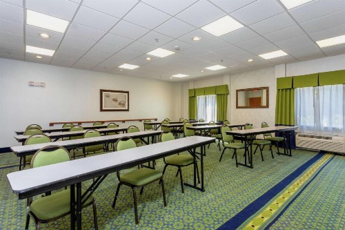 Hampton Inn & Suites - Fort Pierce - image 11