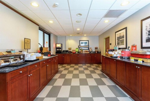 Hampton Inn & Suites - Fort Pierce - image 12