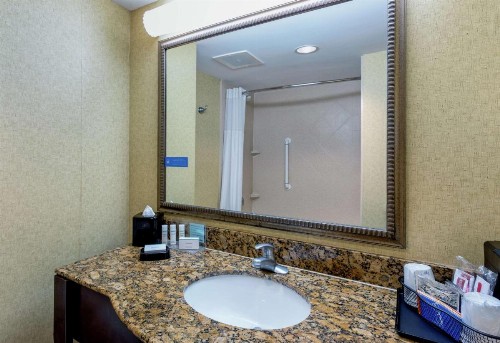 Hampton Inn & Suites - Fort Pierce - image 13