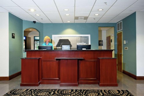 Hampton Inn & Suites - Fort Pierce - image 16
