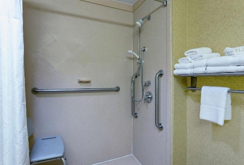 Hampton Inn & Suites - Fort Pierce - image 20