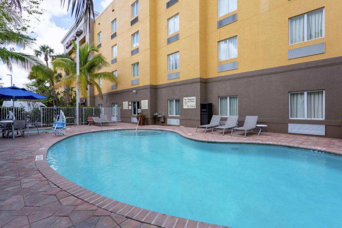 Hampton Inn & Suites - Fort Pierce - image 4