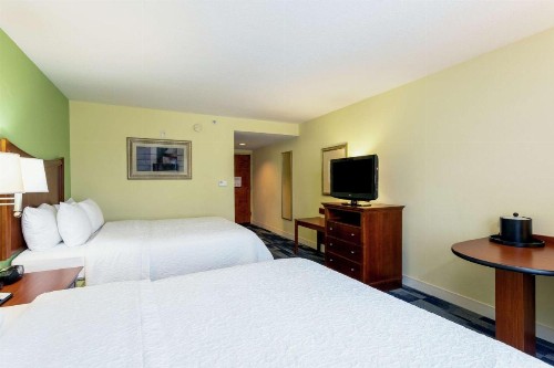 Hampton Inn & Suites - Fort Pierce - image 7