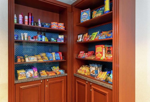 Hampton Inn & Suites - Fort Pierce - image 9