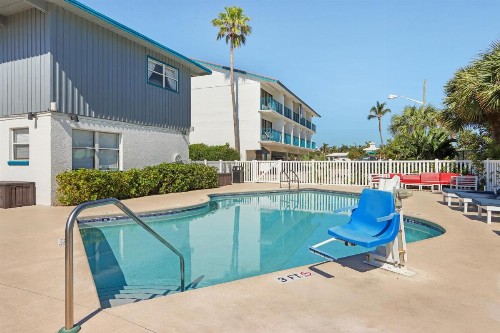 Royal Inn Beach Hutchinson Island - image 13