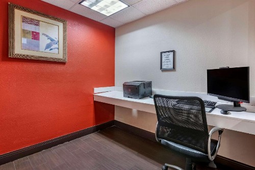 Comfort Suites Fort Pierce I-95 - image 10