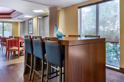 Comfort Suites Fort Pierce I-95 - image 16