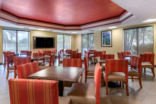 Comfort Suites Fort Pierce I-95 - image 23