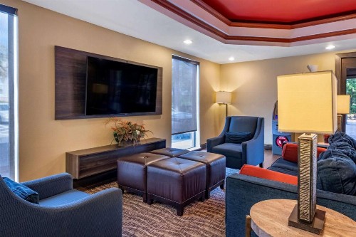 Comfort Suites Fort Pierce I-95 - image 31
