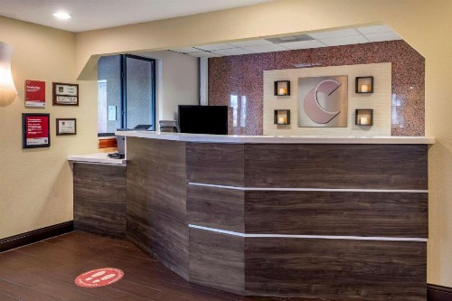 Comfort Suites Fort Pierce I-95 - image 4