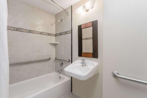 Days Inn & Suites by Wyndham Fort Pierce I-95 - image 11