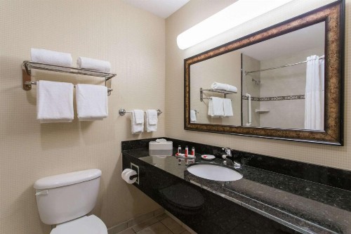 Days Inn & Suites by Wyndham Fort Pierce I-95 - image 12