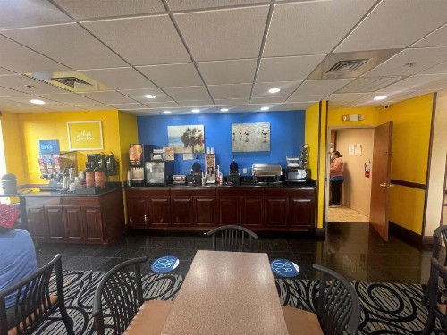 Days Inn & Suites by Wyndham Fort Pierce I-95 - image 25