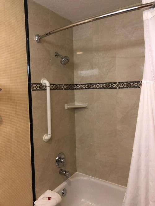 Days Inn & Suites by Wyndham Fort Pierce I-95 - image 8
