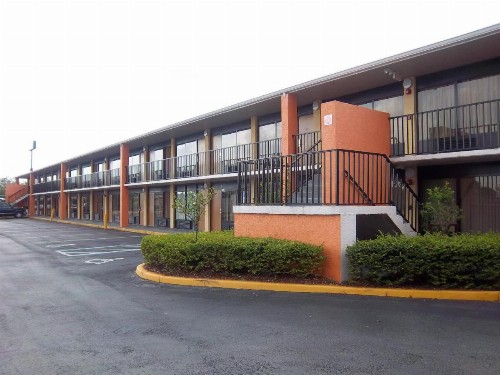 Americas Best Value Inn Florida Turnpike & I-95 - image 11
