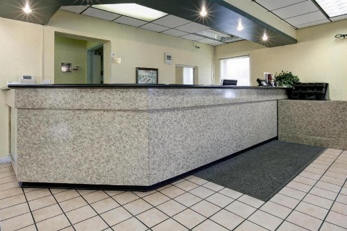 Americas Best Value Inn Florida Turnpike & I-95 - image 6