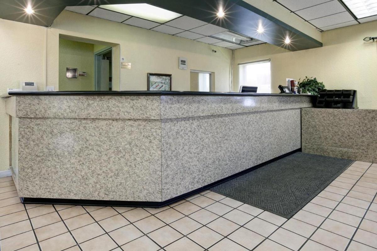 Americas Best Value Inn Florida Turnpike & I-95 - image 6
