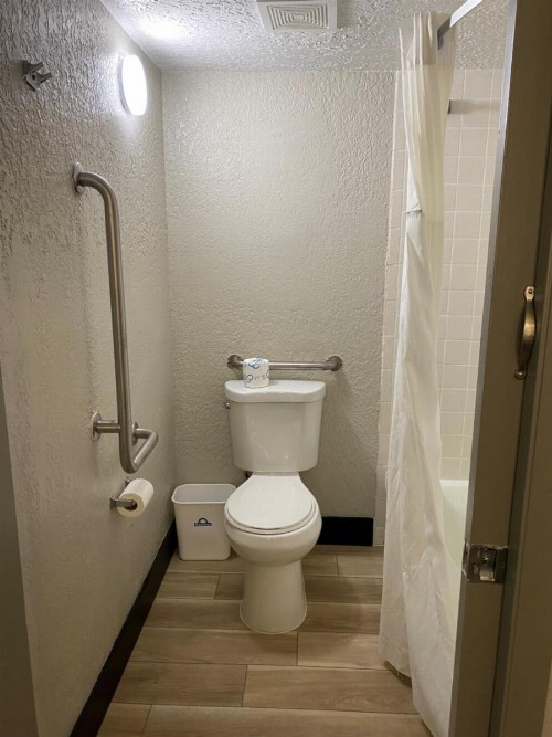 Days Inn by Wyndham Fort Pierce Midtown - image 35