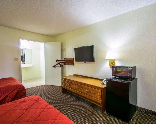 Rodeway Inn Fort Pierce I-95 - image 17