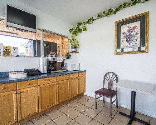 Rodeway Inn Fort Pierce I-95 - image 20