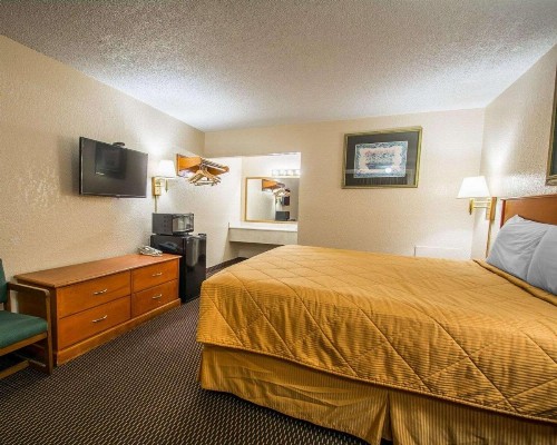 Rodeway Inn Fort Pierce I-95 - image 6