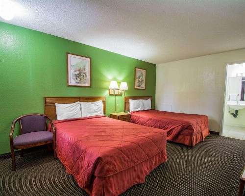 Rodeway Inn Fort Pierce I-95 - image 7