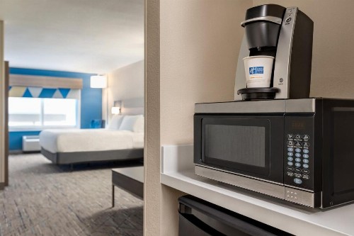 Holiday Inn Express Hotel & Suites Fort Pierce West an IHG Hotel - image 8