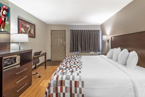 Red Roof Inn Ft Pierce - image 2