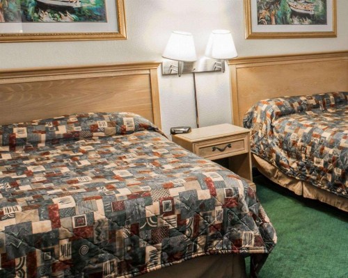 Rodeway Inn Fort Pierce US Highway 1 - image 10