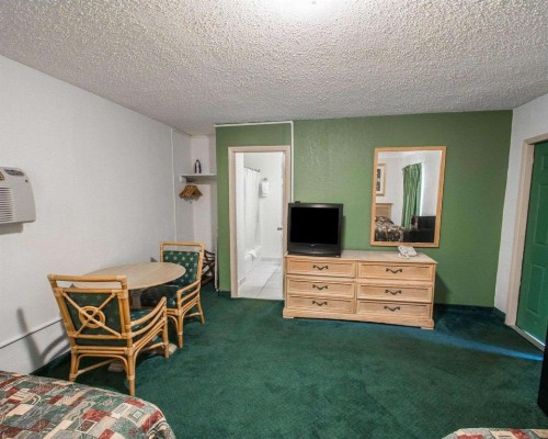 Rodeway Inn Fort Pierce US Highway 1 - image 11