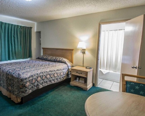 Rodeway Inn Fort Pierce US Highway 1 - image 18
