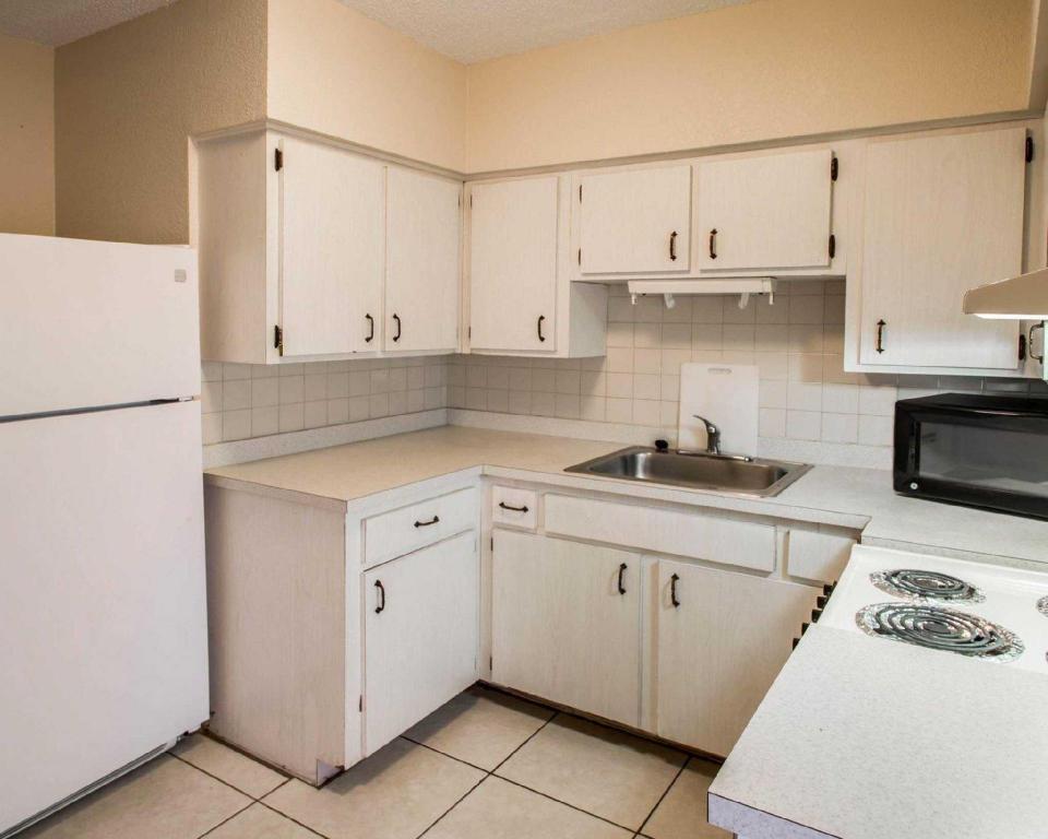 Rodeway Inn Fort Pierce US Highway 1 - image 4