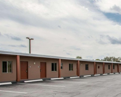 Rodeway Inn Fort Pierce US Highway 1 - image 7