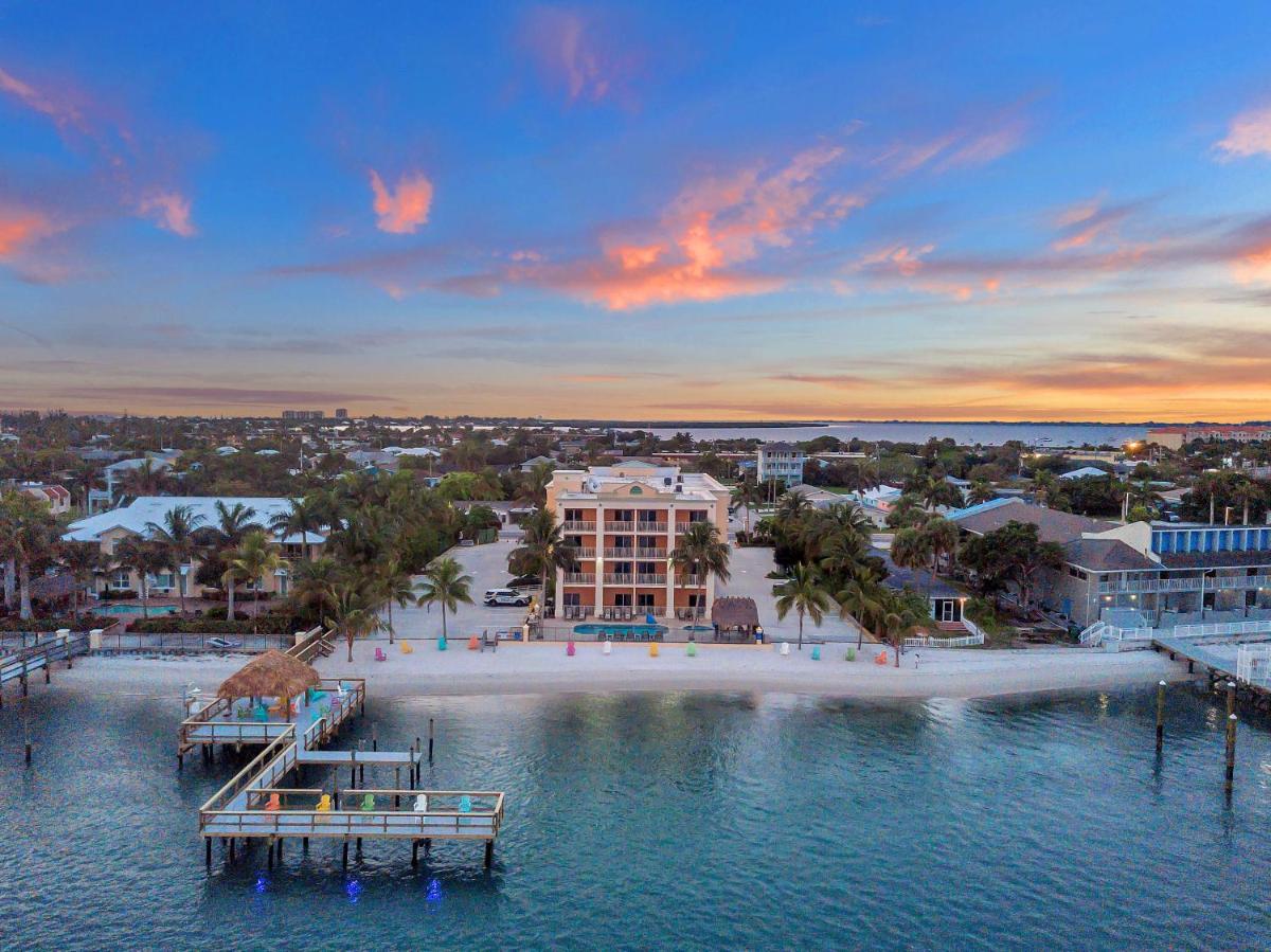 Hutchinson Island Plaza Hotel & Suites - main image