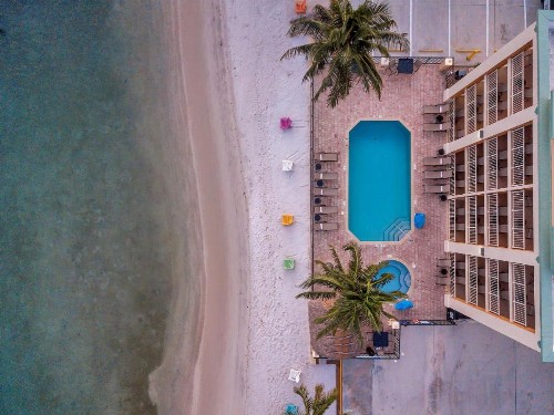 Hutchinson Island Plaza Hotel & Suites - image 16