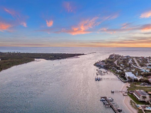 Hutchinson Island Plaza Hotel & Suites - image 17