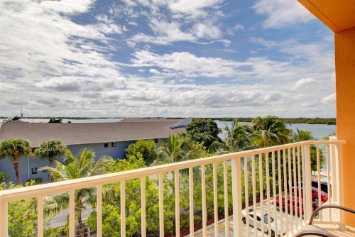 Hutchinson Island Plaza Hotel & Suites - image 24