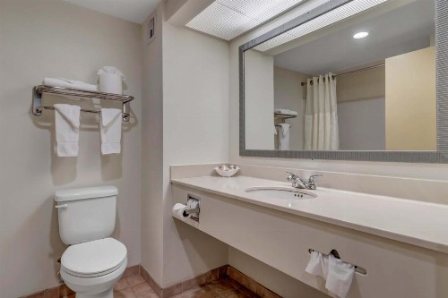 Hutchinson Island Plaza Hotel & Suites - image 26