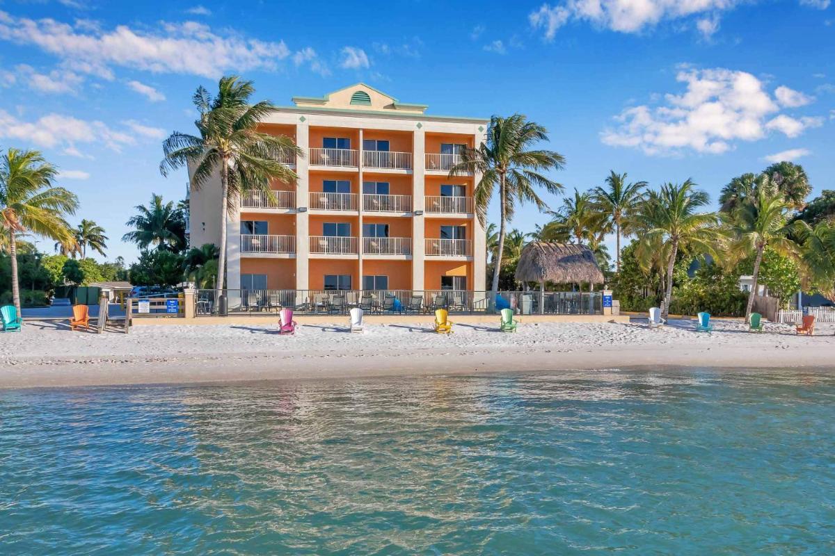 Hutchinson Island Plaza Hotel & Suites - image 3