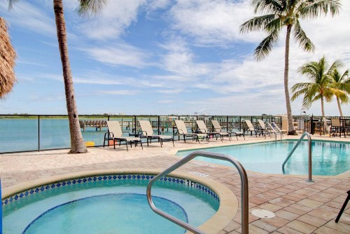 Hutchinson Island Plaza Hotel & Suites - image 35