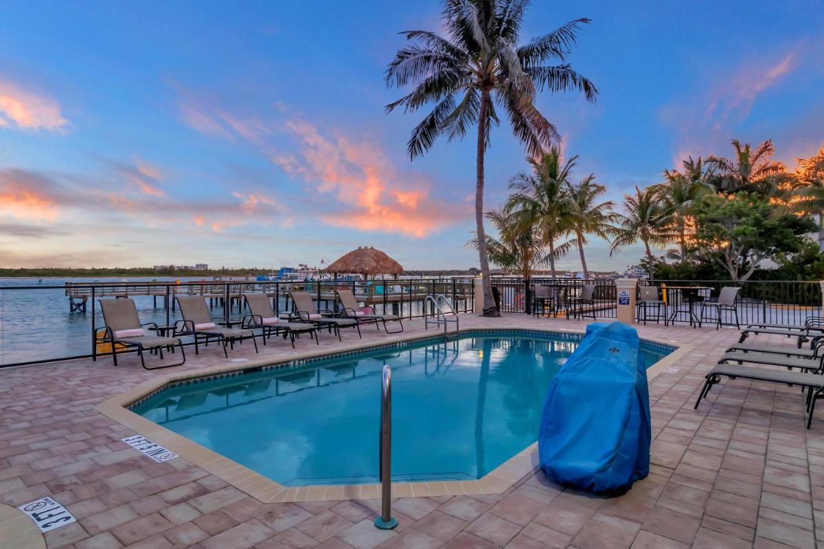 Hutchinson Island Plaza Hotel & Suites - image 4