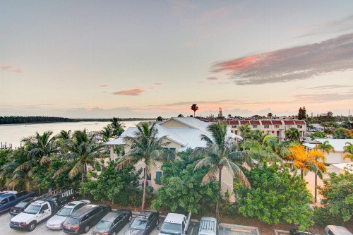 Hutchinson Island Plaza Hotel & Suites - image 47