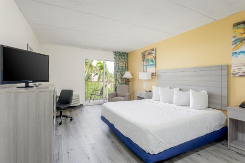 Hutchinson Island Plaza Hotel & Suites - image 49
