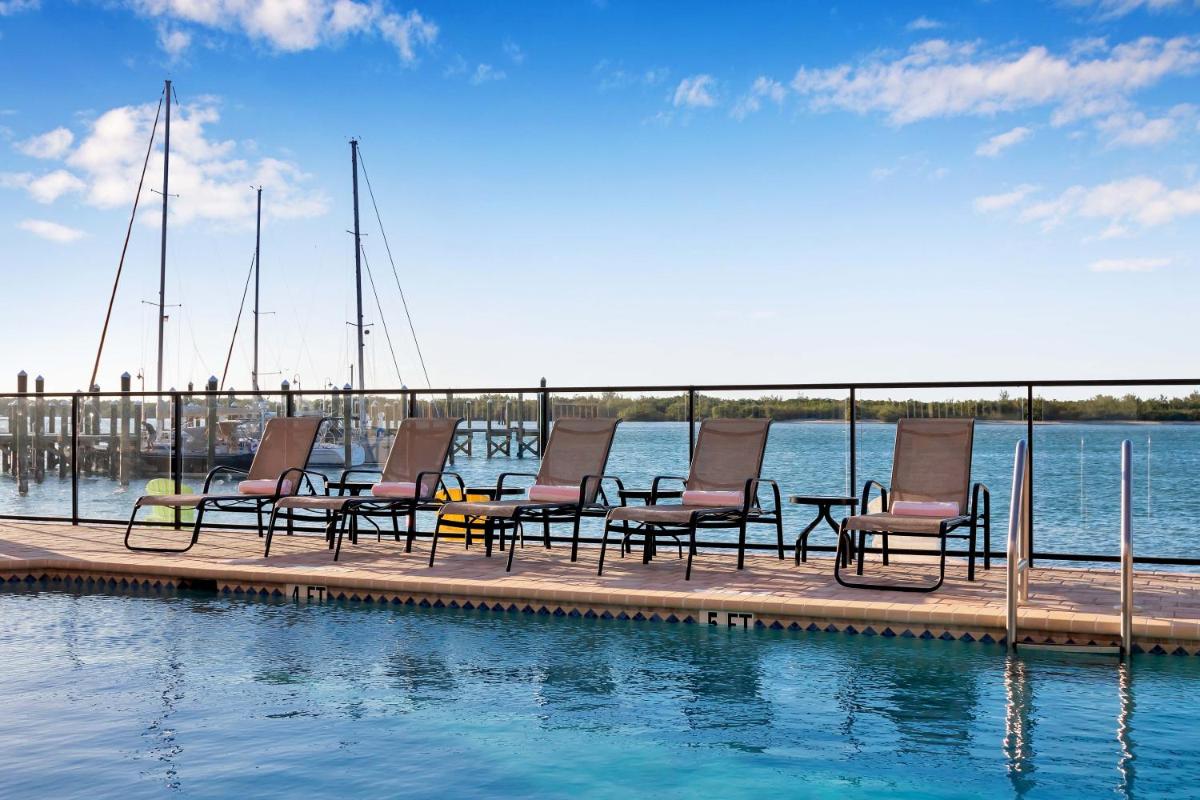 Hutchinson Island Plaza Hotel & Suites - image 6