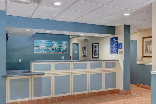 Hutchinson Island Plaza Hotel & Suites - image 9