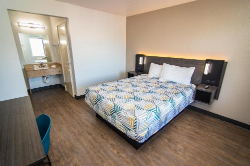 Motel 6-Ft. Pierce FL - image 2