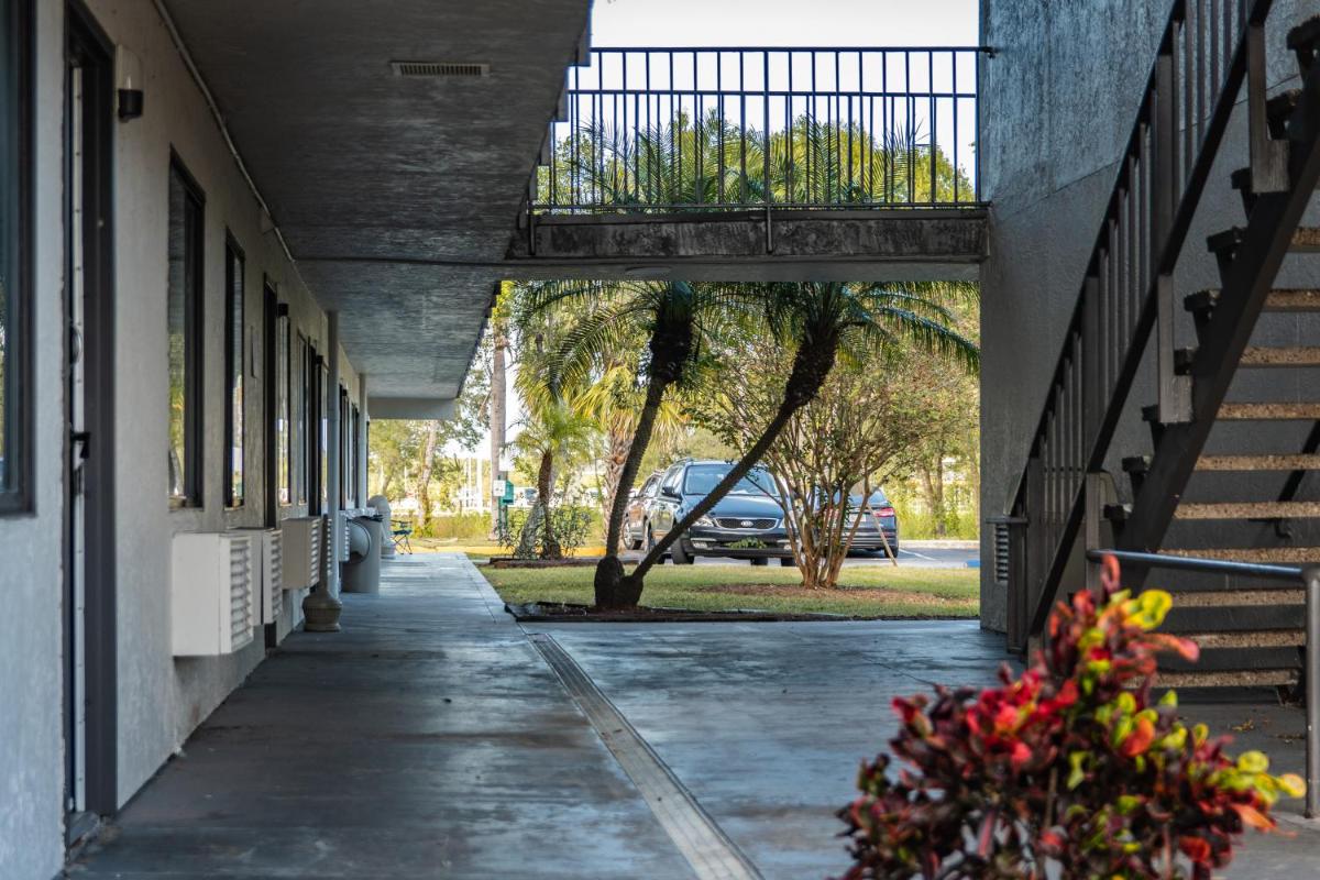 Motel 6-Ft. Pierce FL - image 6