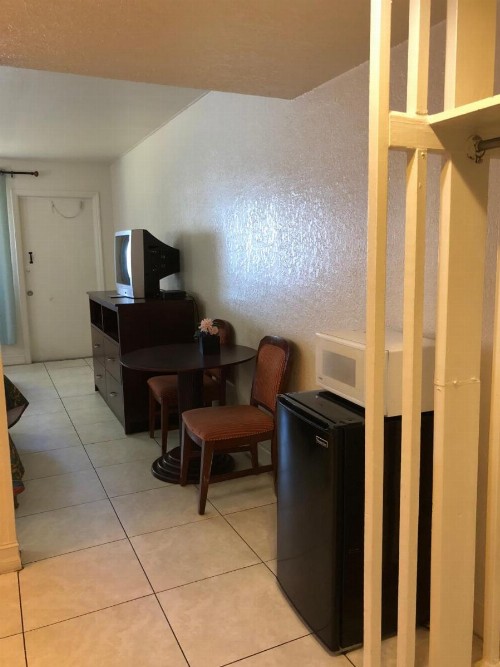 Sunset Inn- Fort Pierce FL - image 20